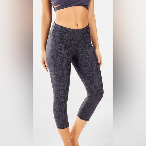 Mid-Rise Printed PowerHold® Crop - Picture 1 of 4